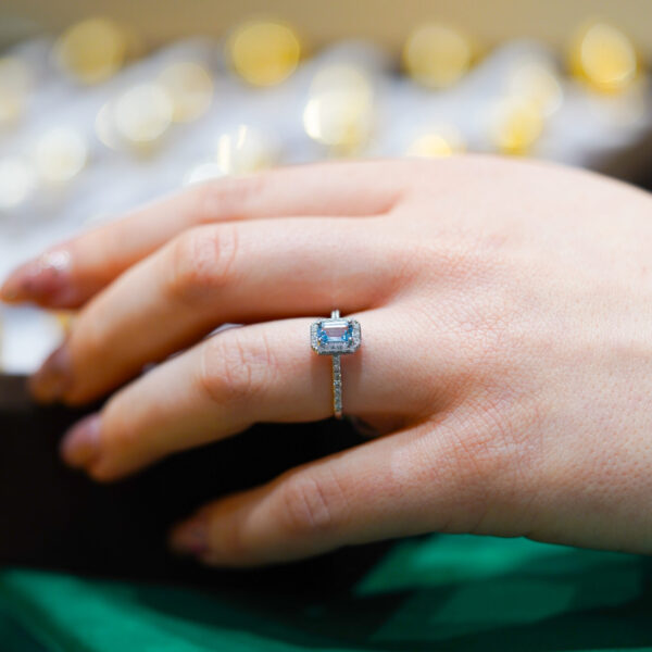 Platinum Aquamarine Ring - Image 5