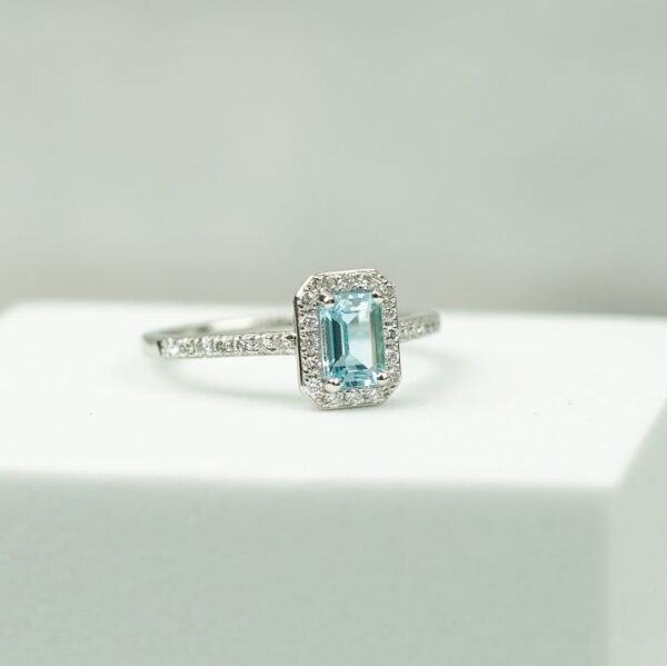 Platinum Aquamarine Ring