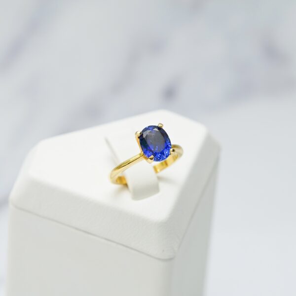 Oval Sapphire Solitaire Ring - Image 2