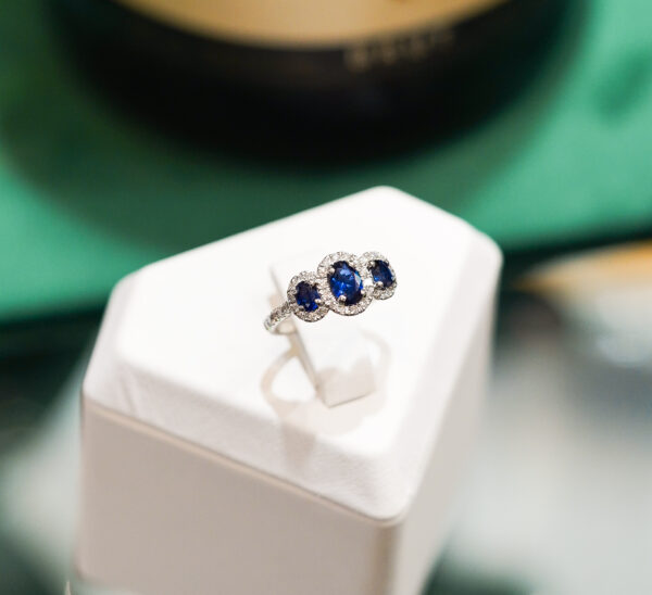 Platinum Oval Sapphire Trilogy Ring - Image 2