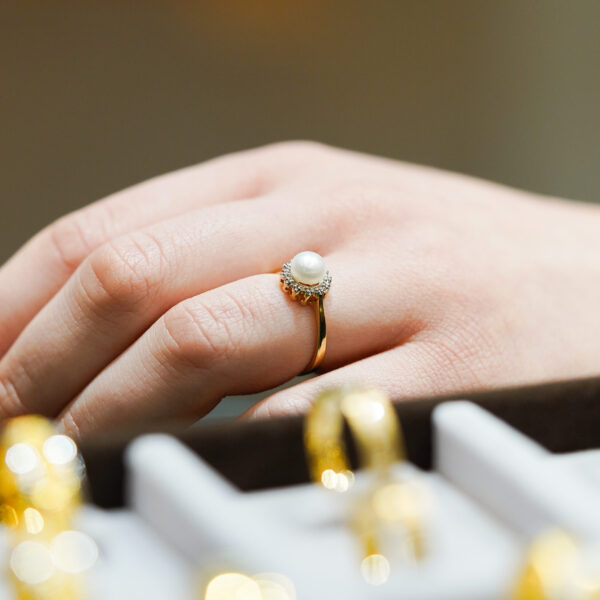 Diamond and Fresh Water Pearl Ring - Image 2