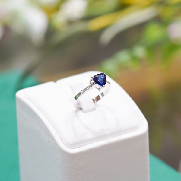 Trillion Cut Sapphire and Diamond Pave Ring - Image 4